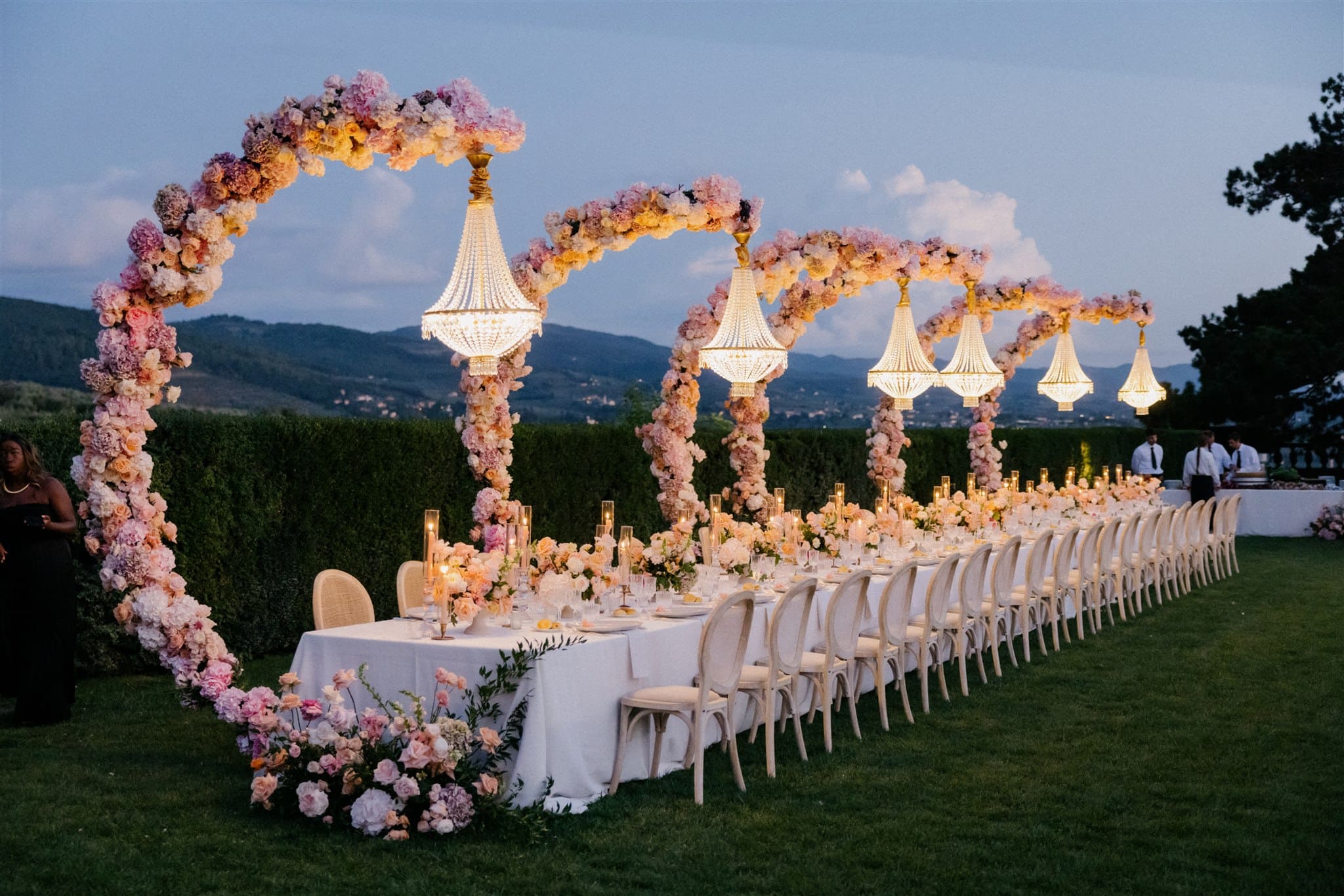 01-Luxurious wedding table